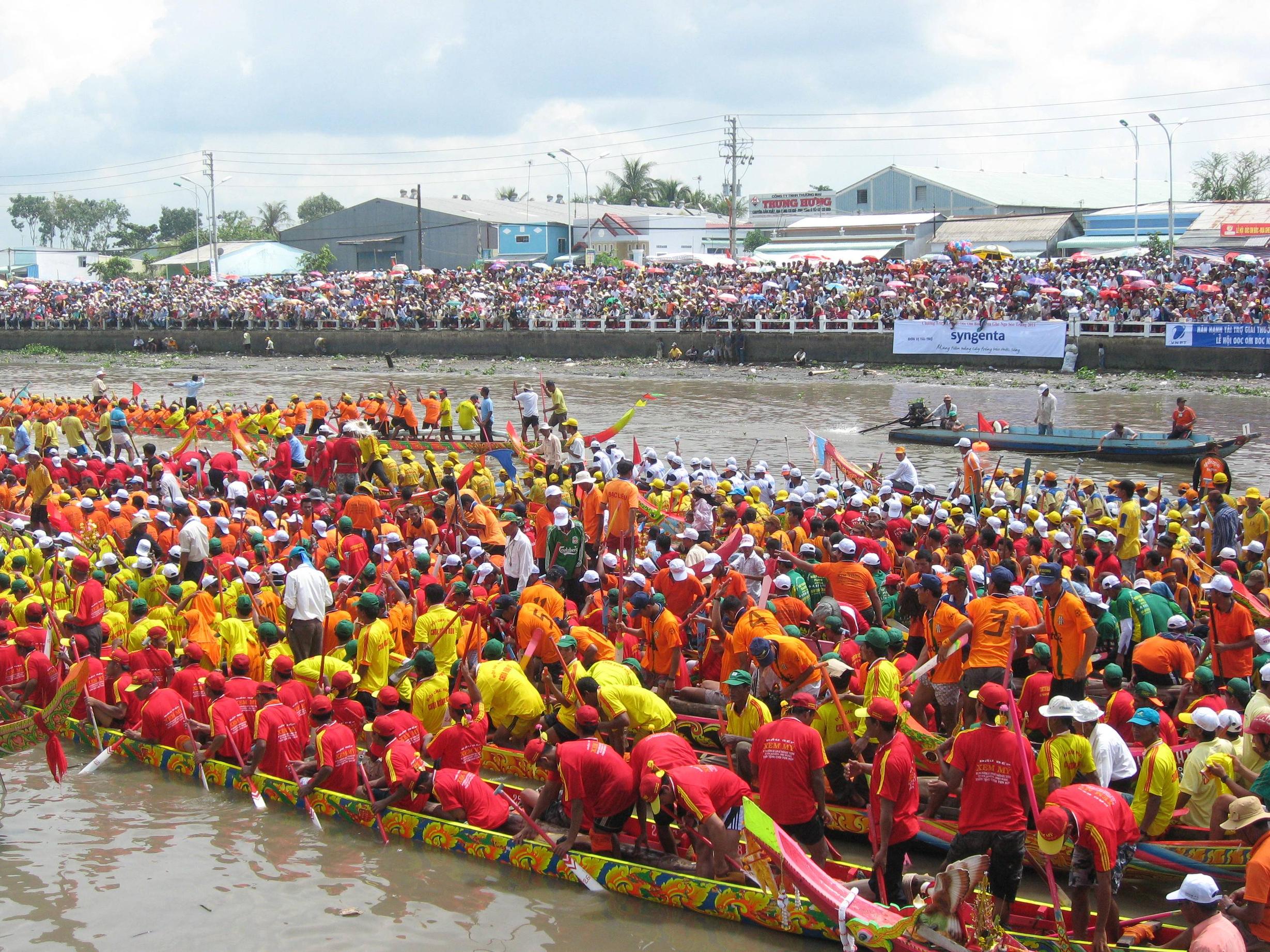 เทศกาลแข่งเรืองอ วัฒนธรรมที่เป็นเอกลักษณ์ของชนเผ่า Khmer ในเวียดนาม